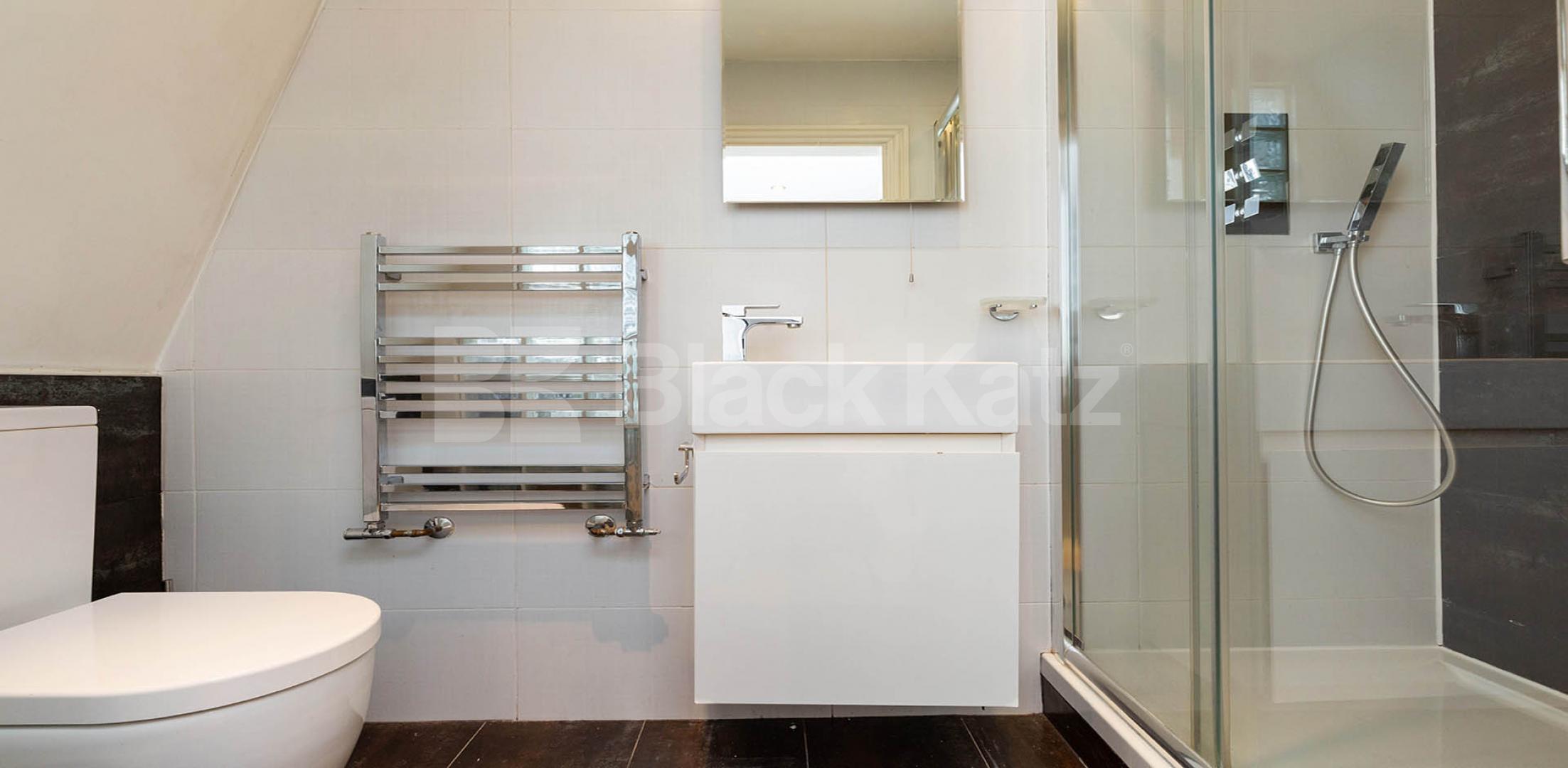 Stunning 3 bed 2 bath by Regents Park and Camden  Jamestown Road, Camden